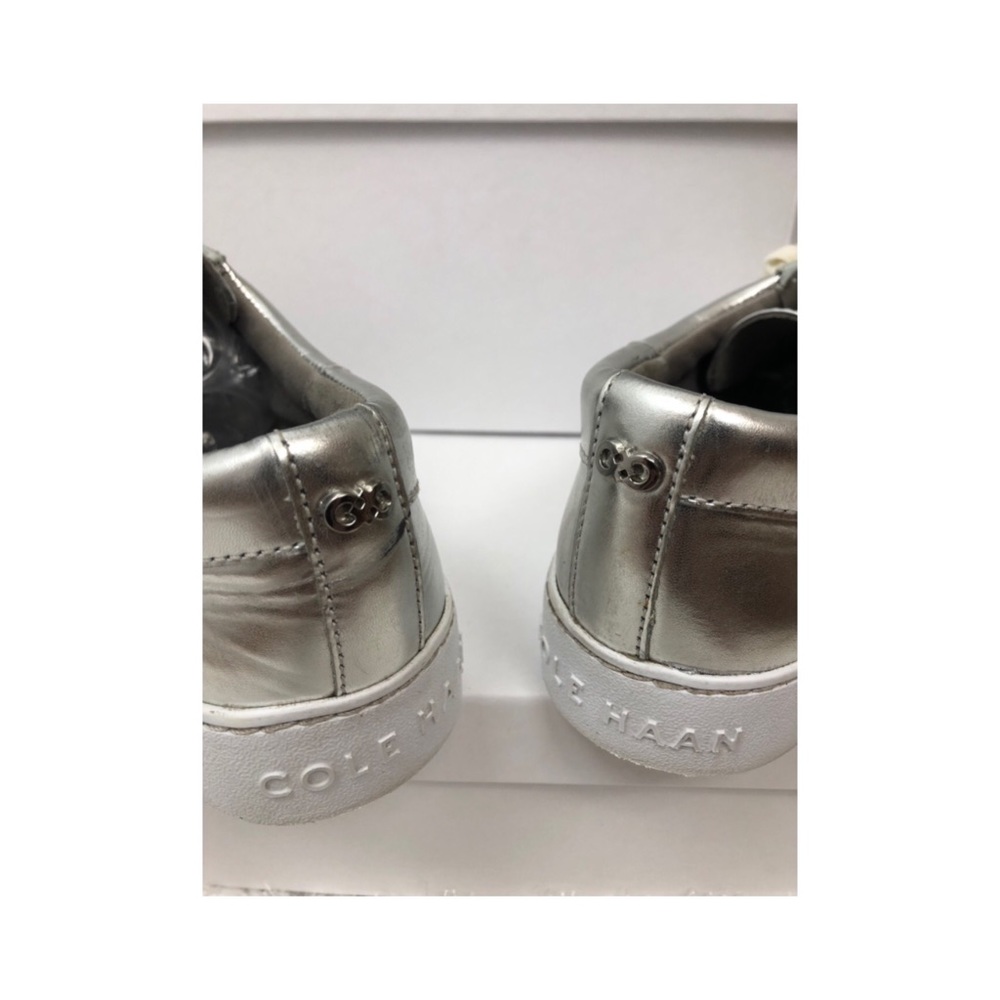COLE HAAN CARRIE SNEAKER COLOR SILVER SIZE 8B - Picture 2 of 5